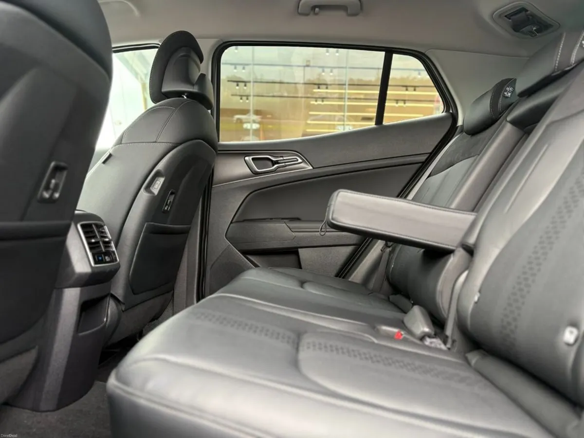 Kia Sportage 1.6 K3 Plug In Hybrid - Image 4