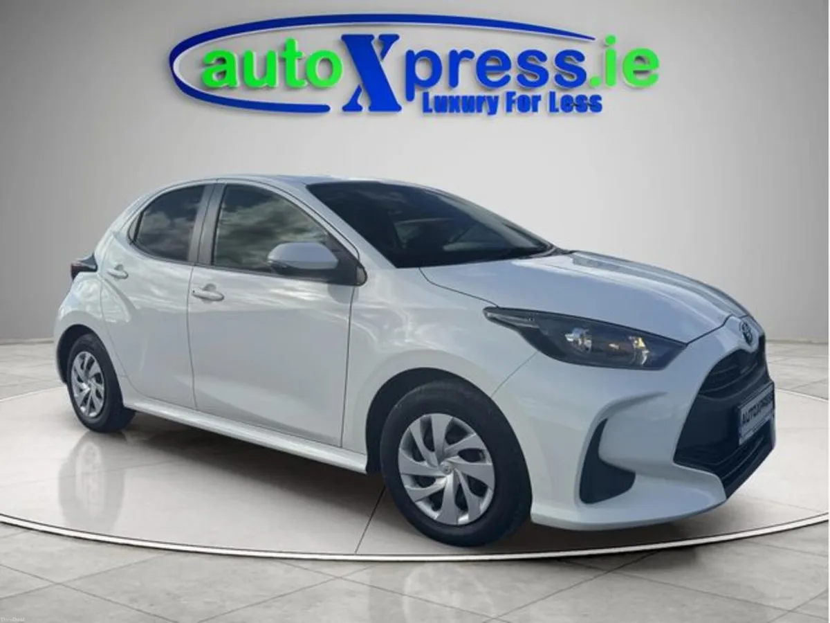 Toyota Yaris 1.5 HYBRID X Automatic, Reversing cam - Image 1