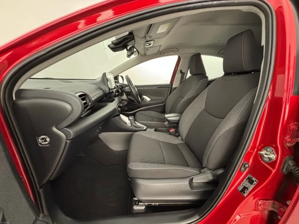 Toyota Yaris LUNA SPORT  AUTO - Image 6