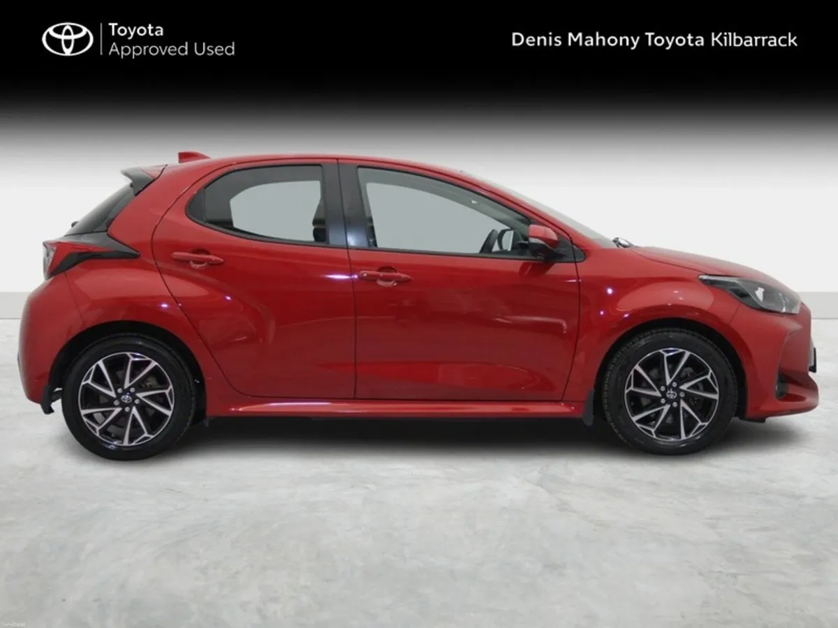 Toyota Yaris LUNA SPORT  AUTO - Image 3