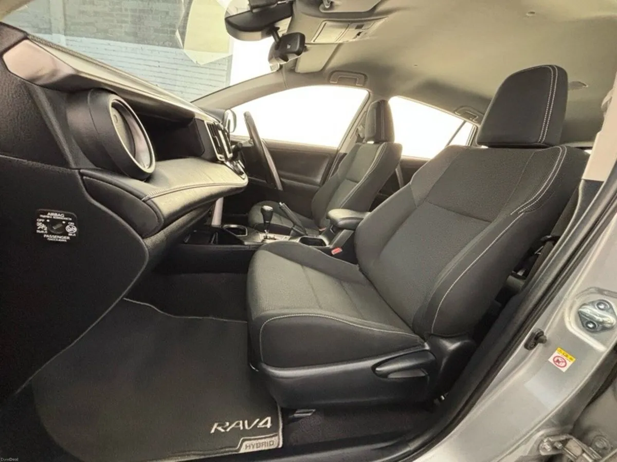 Toyota RAV4 HYBRID LUNASPORT 2WD - Image 6