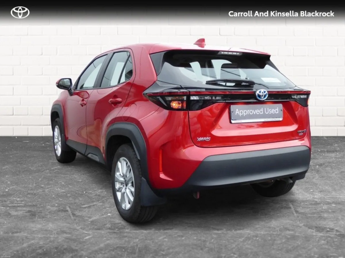 Toyota Yaris Cross Hybrid Luna - Image 2