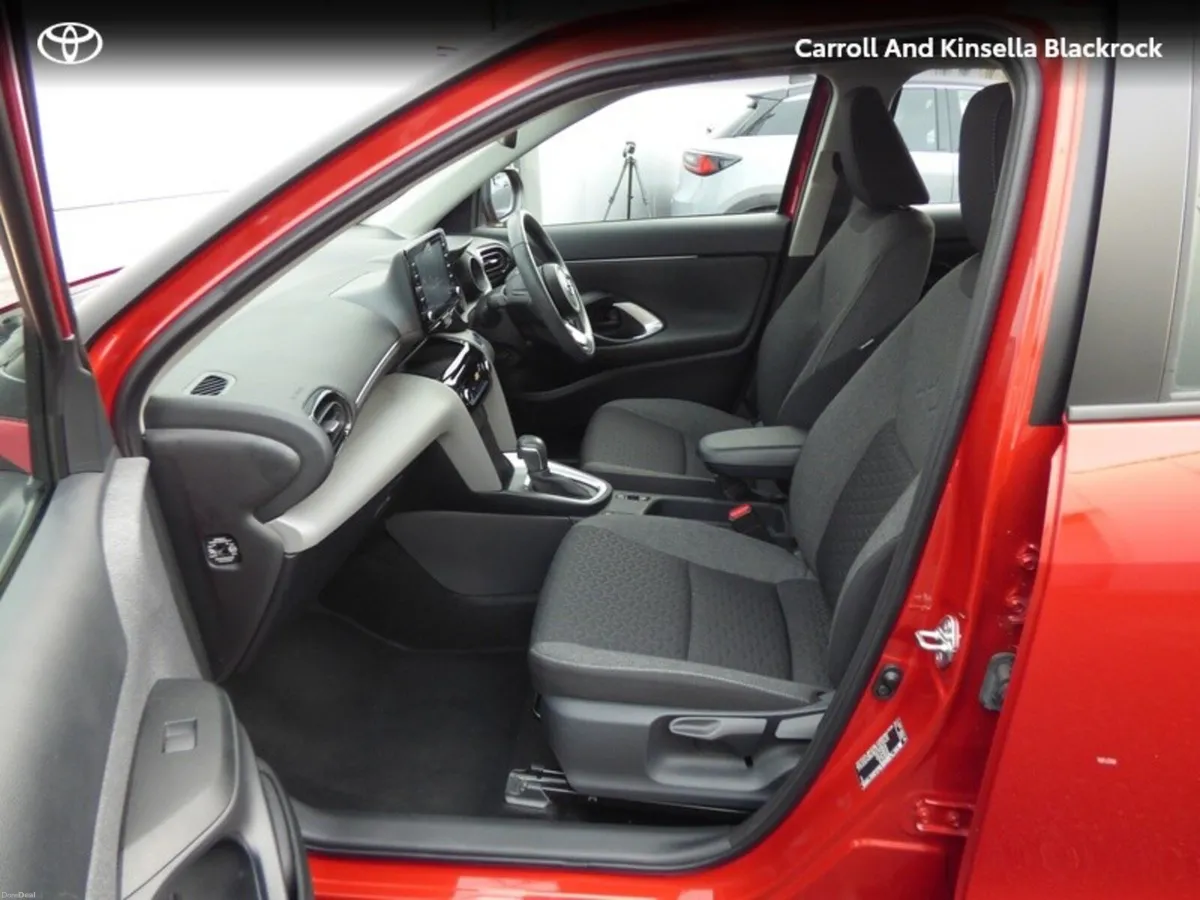 Toyota Yaris Cross Hybrid Luna - Image 6