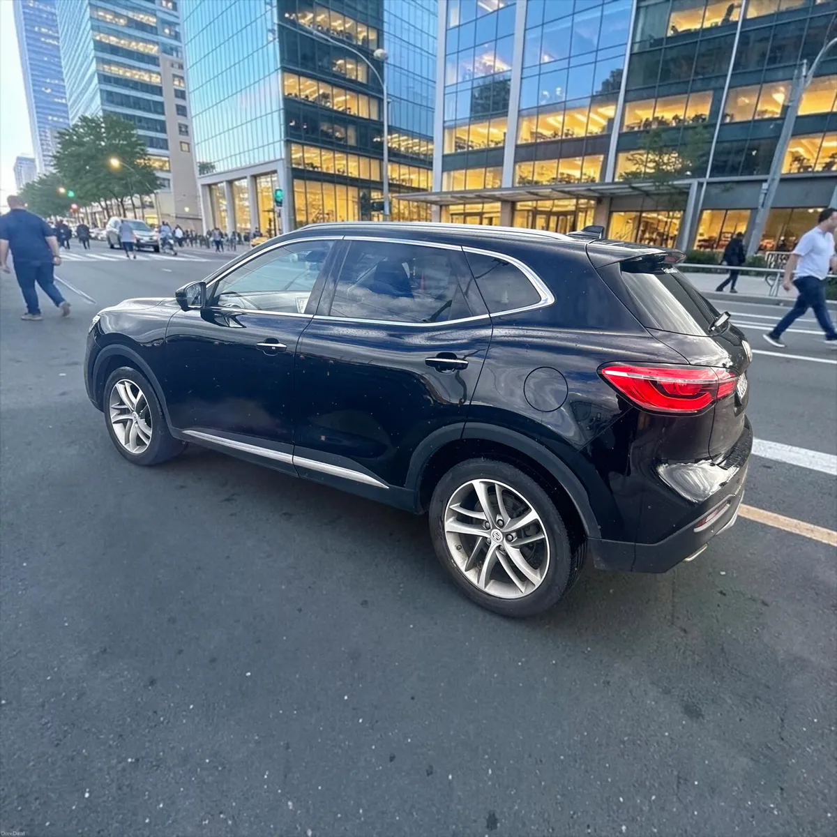 2023 MG HS Plug-in Hybrid EV 2WD Auto Exclusive - Image 2