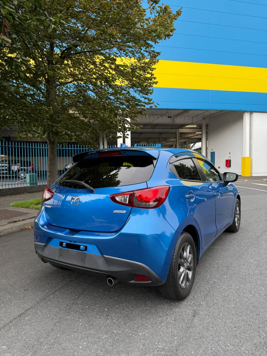 Mazda Demio - Image 2