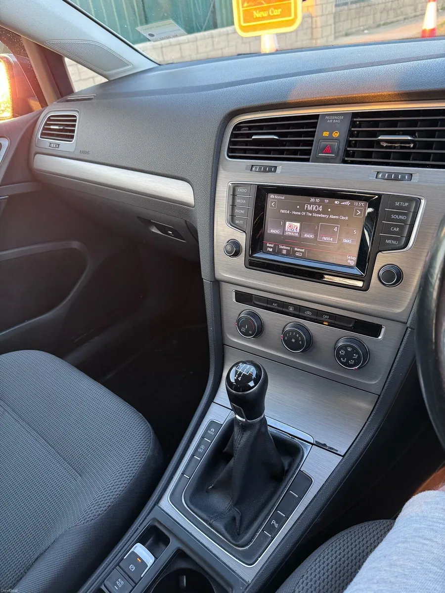 Volkswagen Golf - Image 5