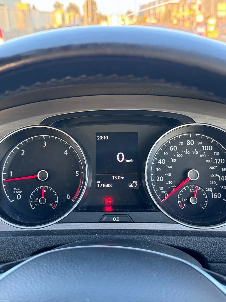 Volkswagen Golf - Image 6