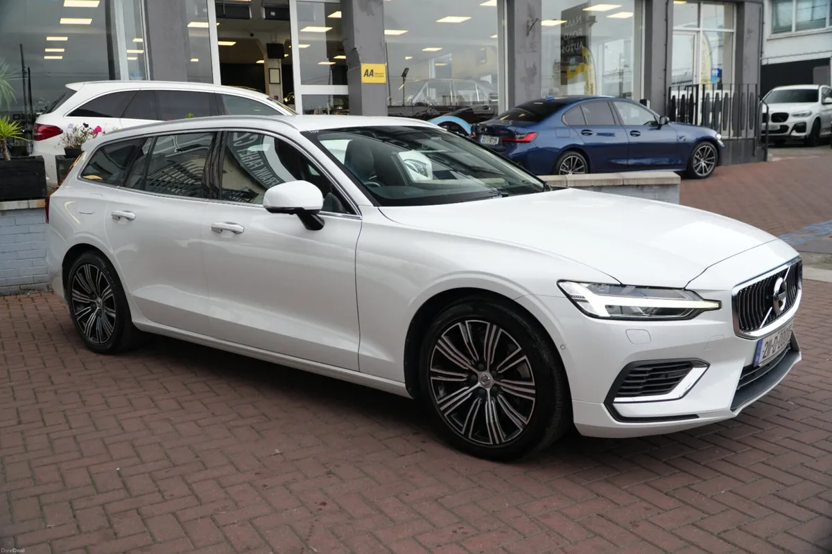 2021 VOLVO V60 T6 AWD RECHARGE - Image 2