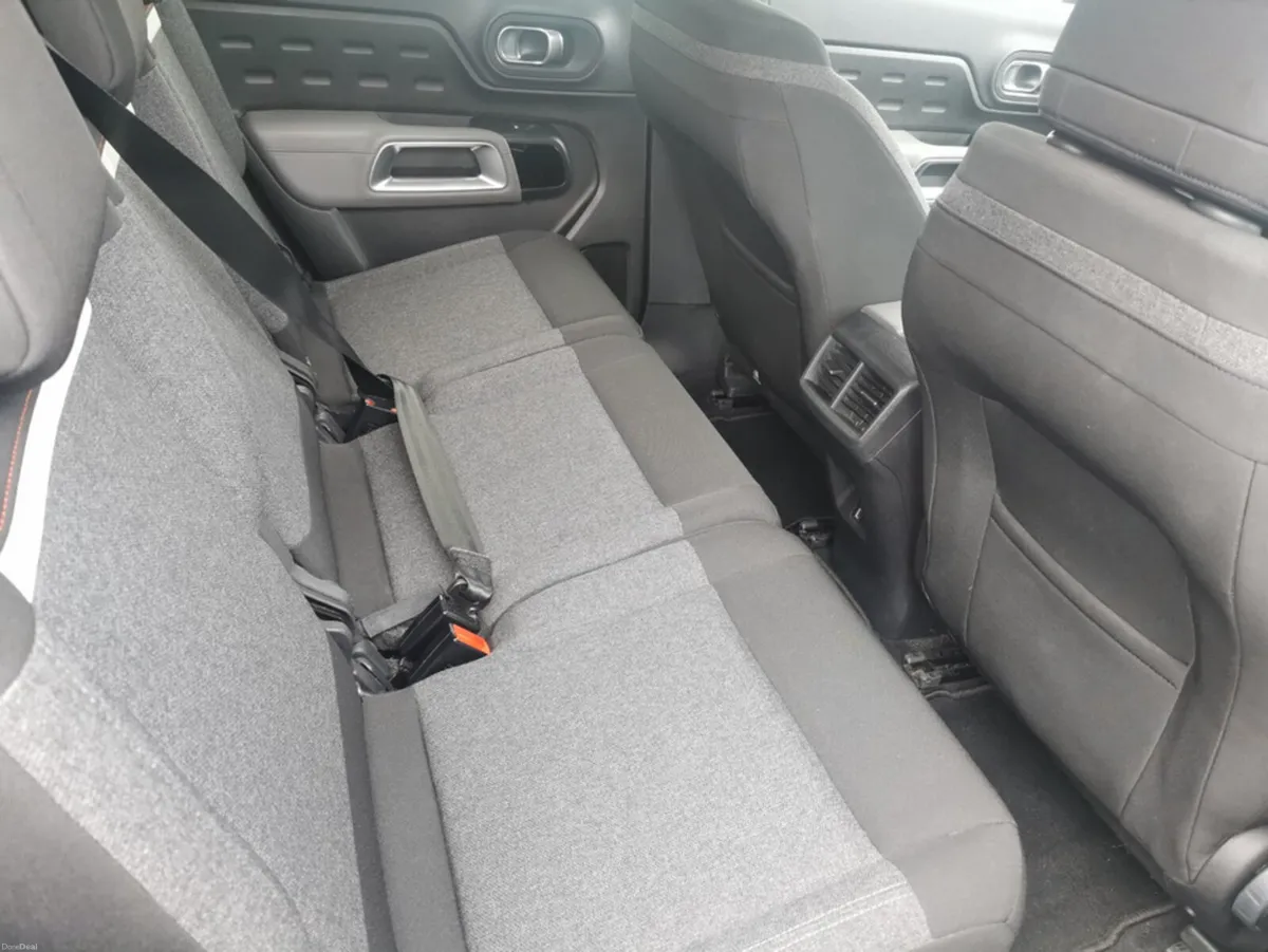 Citroen C5 Aircross FEEL BLUEHDI 130 4 4DR - Image 6