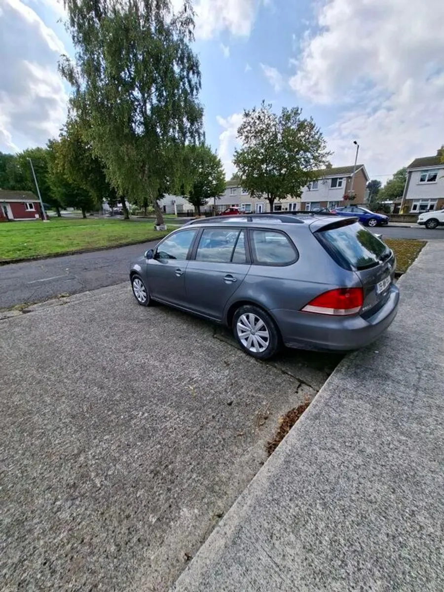 2009 Volkswagen Golf - Image 3