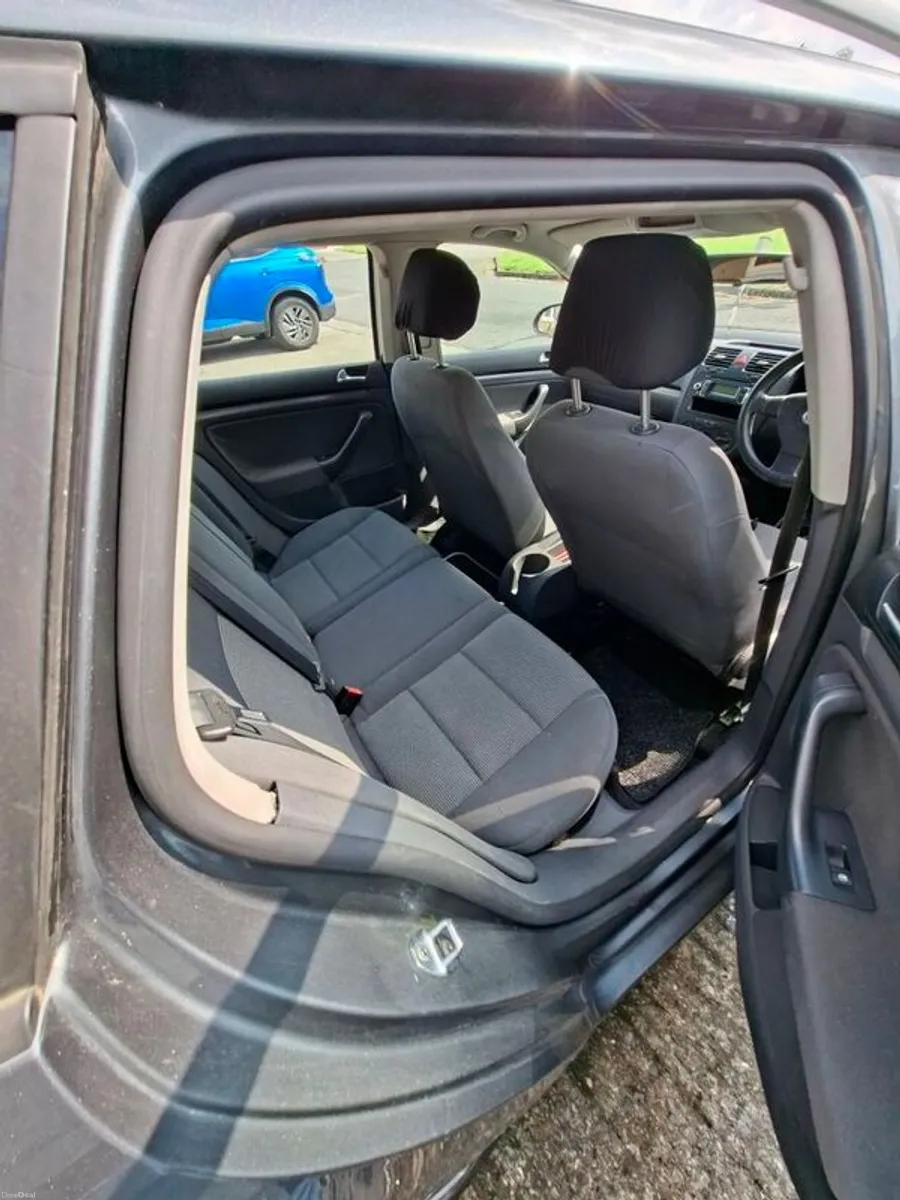 2009 Volkswagen Golf - Image 5
