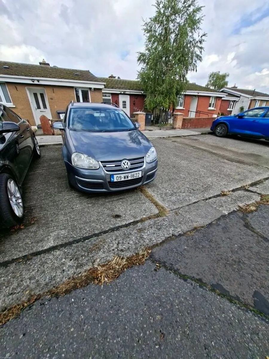 2009 Volkswagen Golf - Image 1