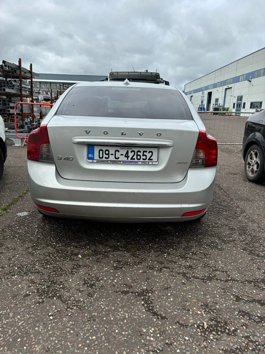 S40 Volvo - Image 3