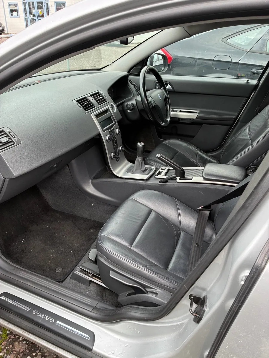 S40 Volvo - Image 6