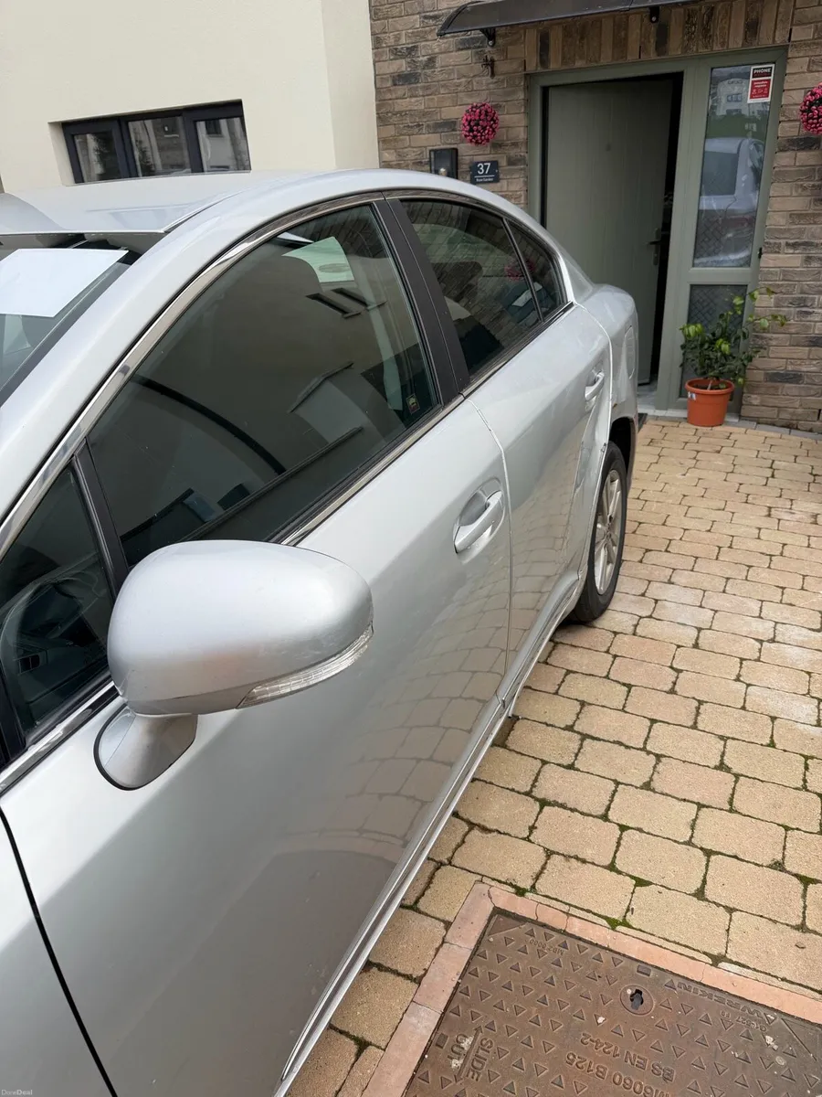 2010 Toyota Avensis - Image 3