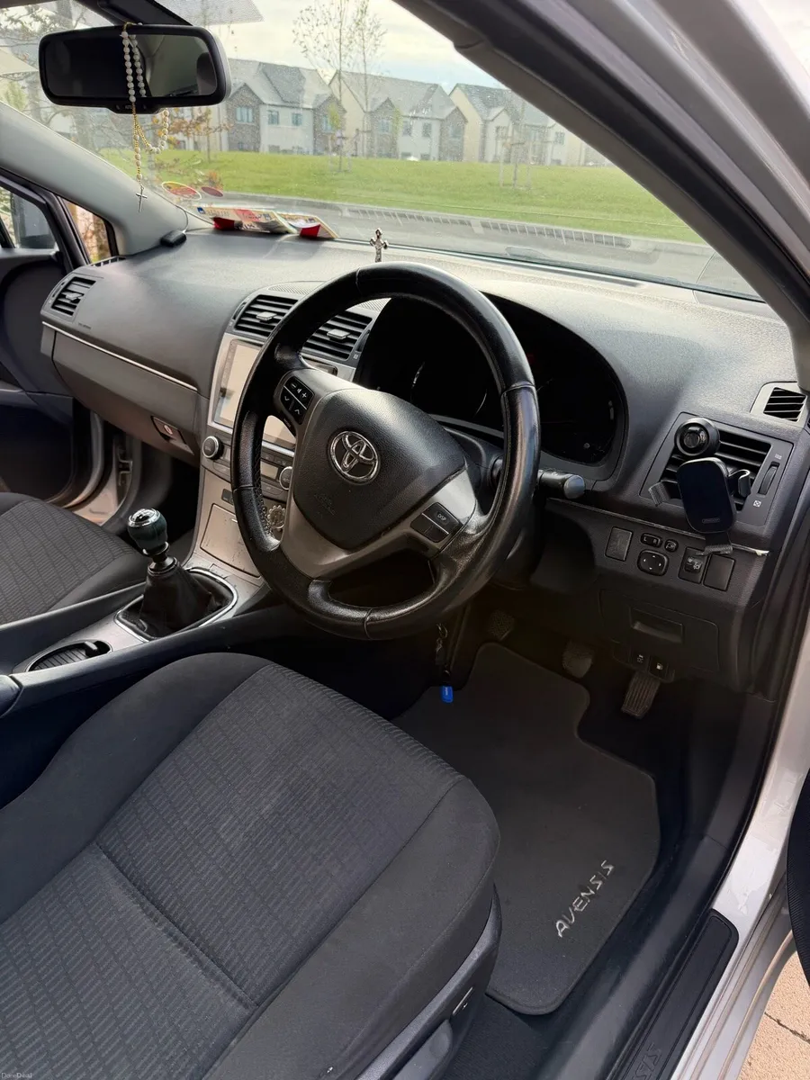 2010 Toyota Avensis - Image 5
