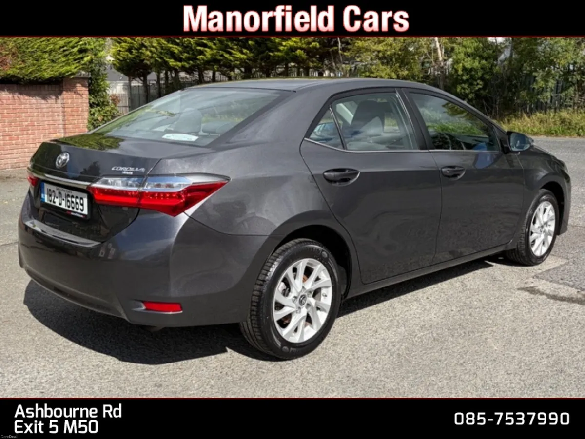 2018 Toyota Corolla Luna 1.3 Petrol LOW KM'S - Image 4