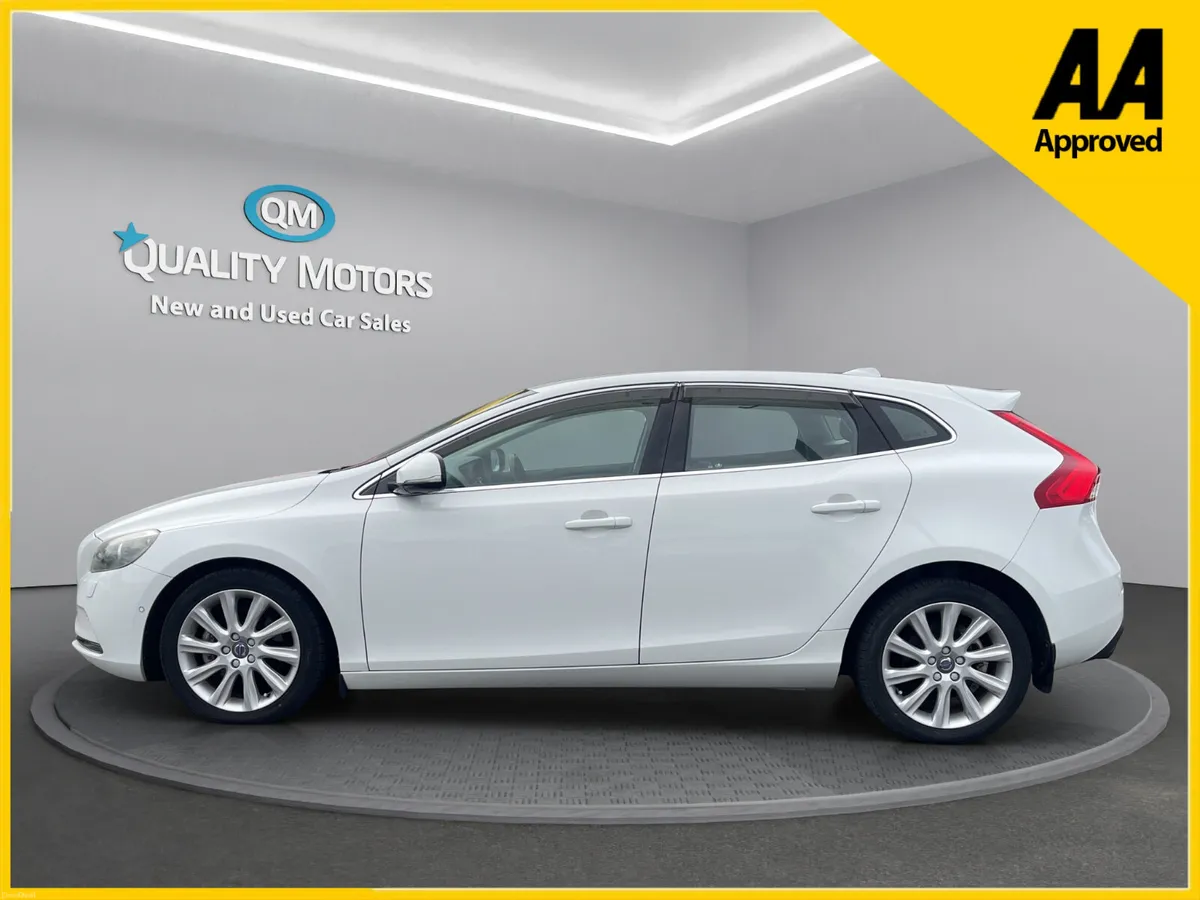 2015 VOLVO V40 1.6 PETROL (S152) - Image 4