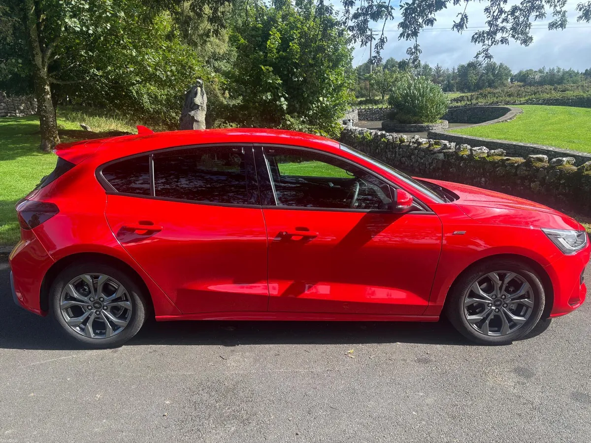 Ford Focus 2025 ST Line Diesel Automatic - Image 5