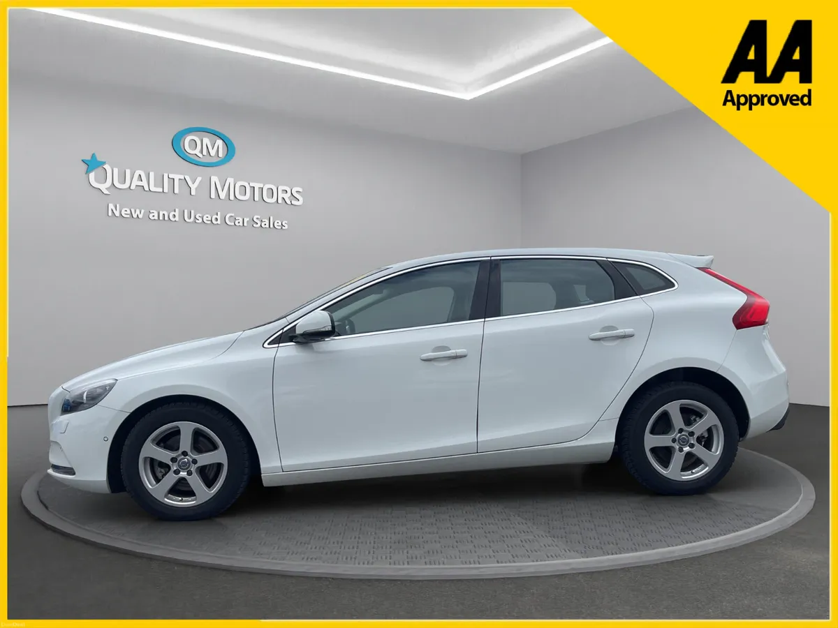 2015 VOLVO V40 1.6 PETROL (S107) - Image 4