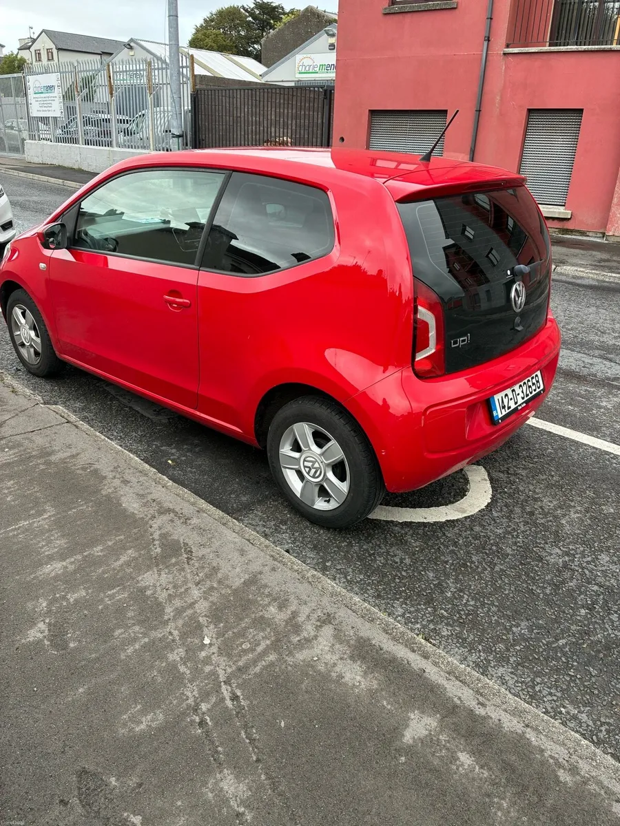 Volkswagen up - Image 1
