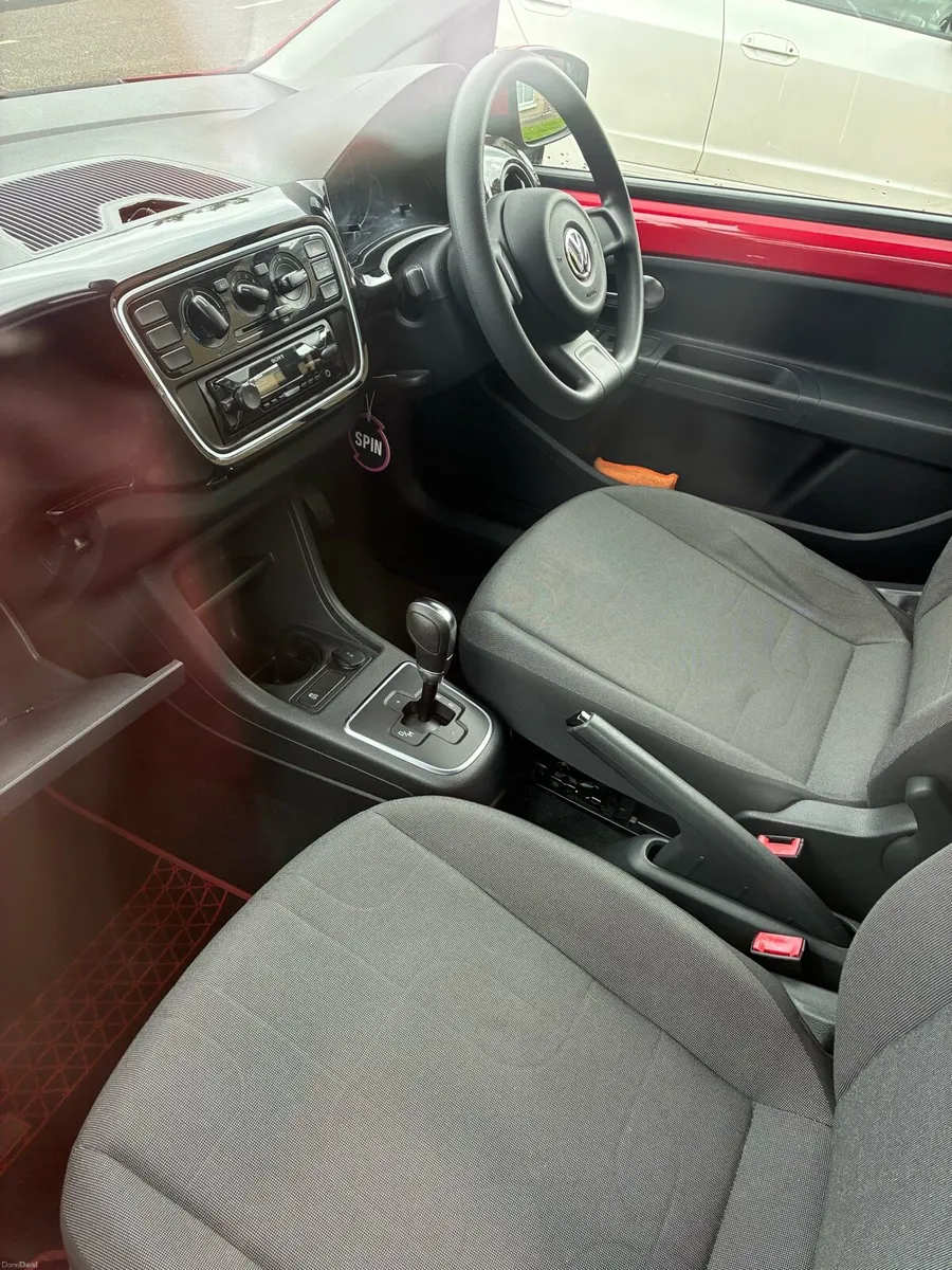 Volkswagen up - Image 5