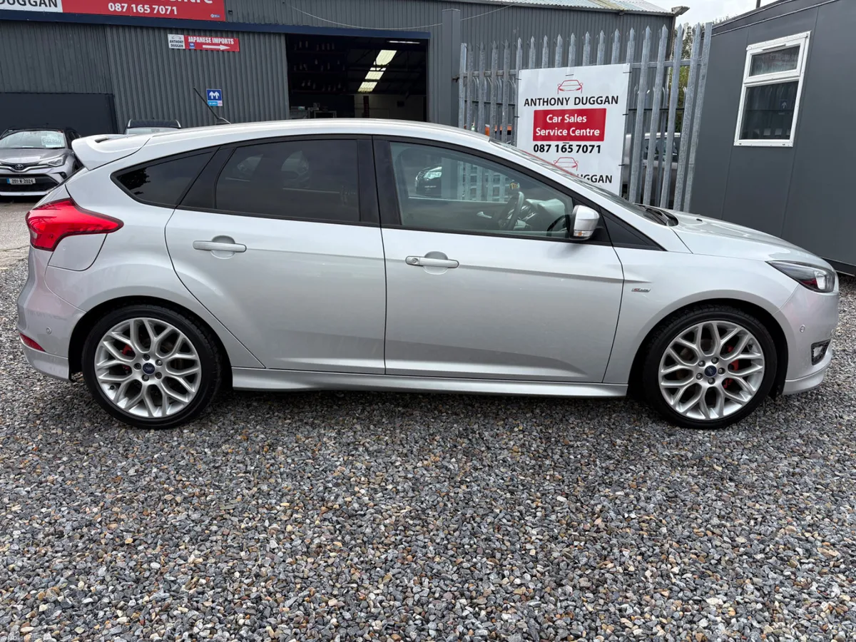172 Ford Focus ST-Line 1.5 - Image 2