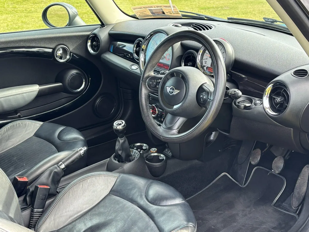 2013 Mini Cooper Bayswater edition - Image 6