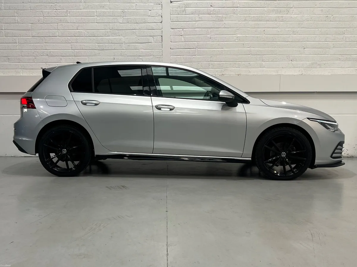 Volkswagen Golf Life 2.0TDI 115bhp 5dr Auto - Image 5