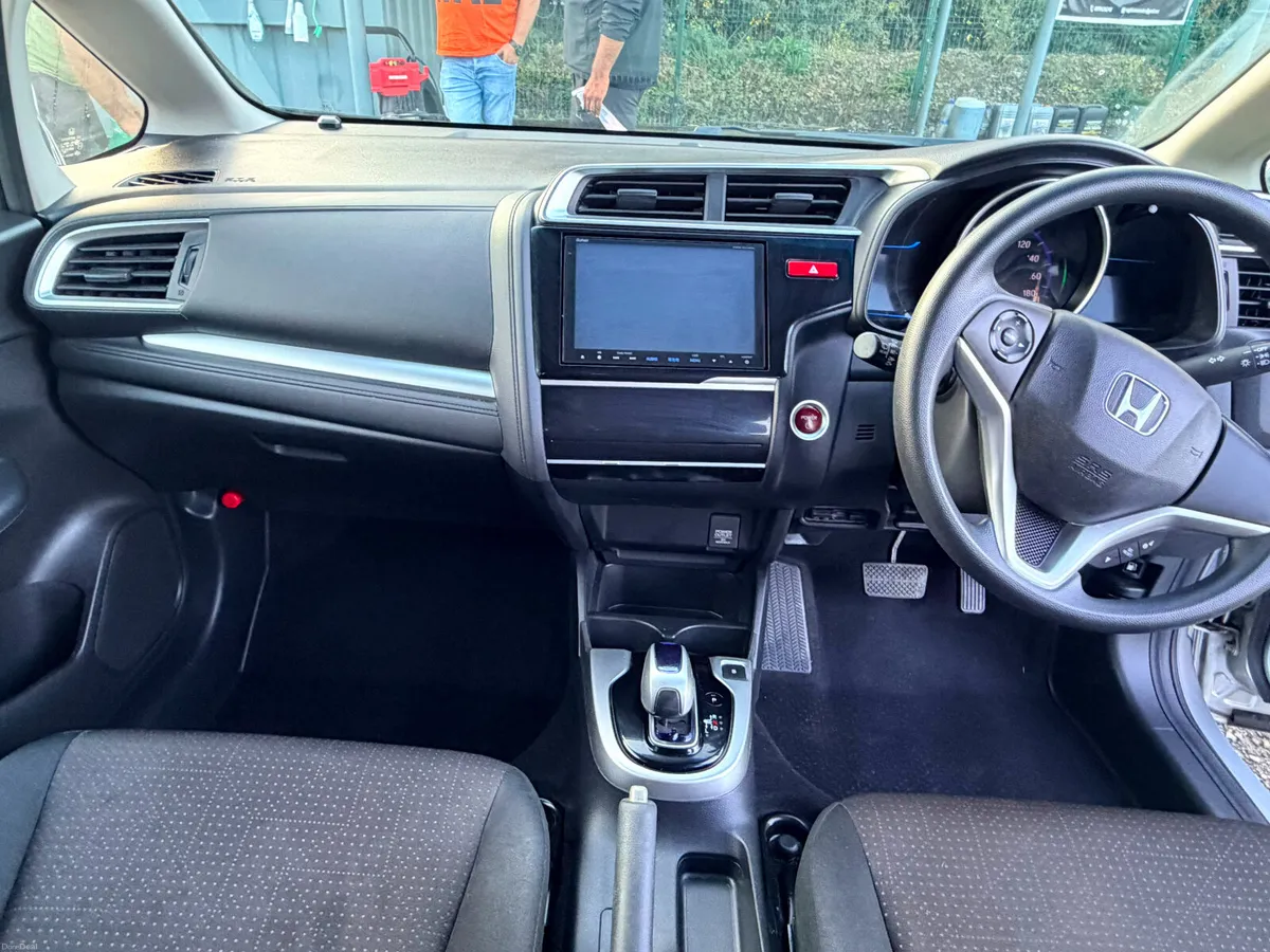 Honda Fit 2015 low mileage - Image 6