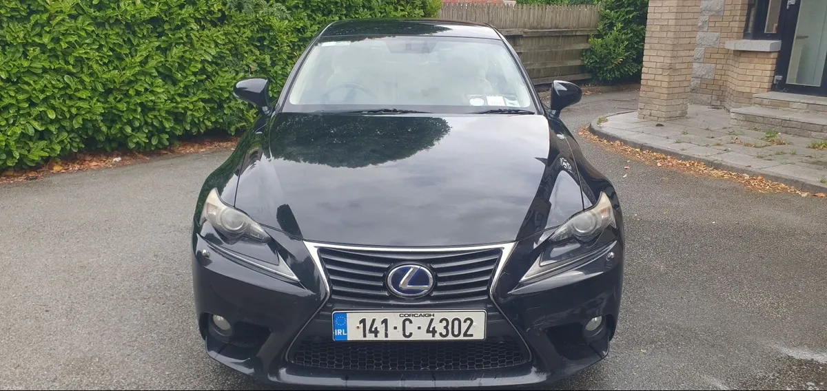 Lexus IS 2014 - Image 2
