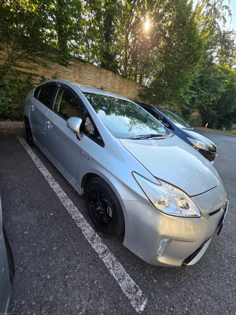 Toyota Prius - Image 4