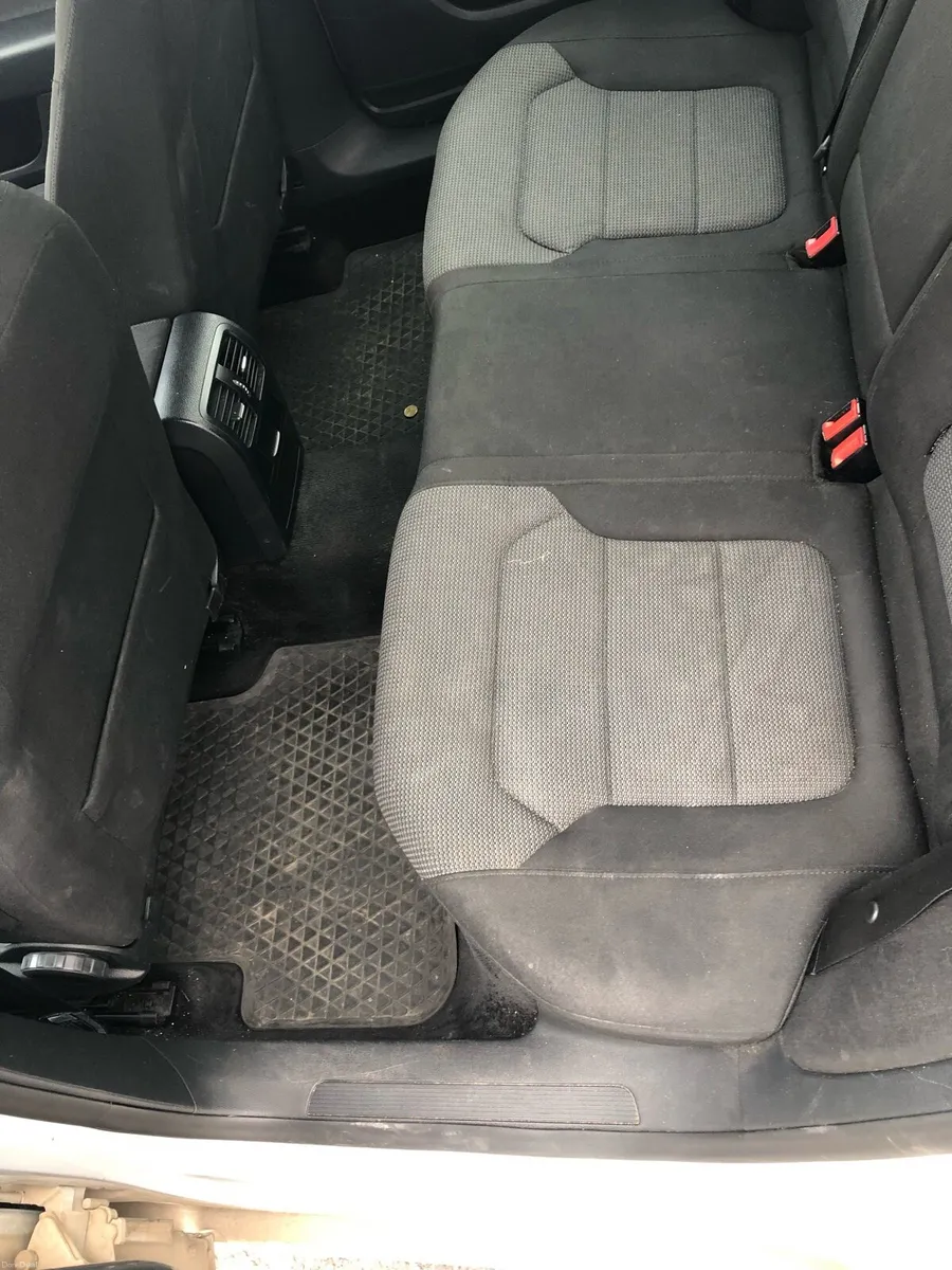 Volkswagen Passat - Image 4