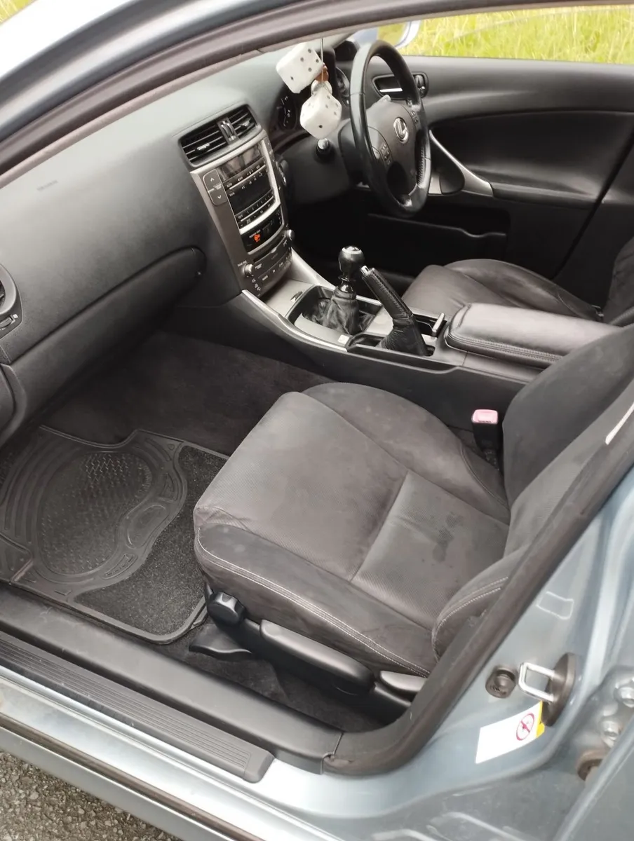 Lexus IS 2010 - Image 5