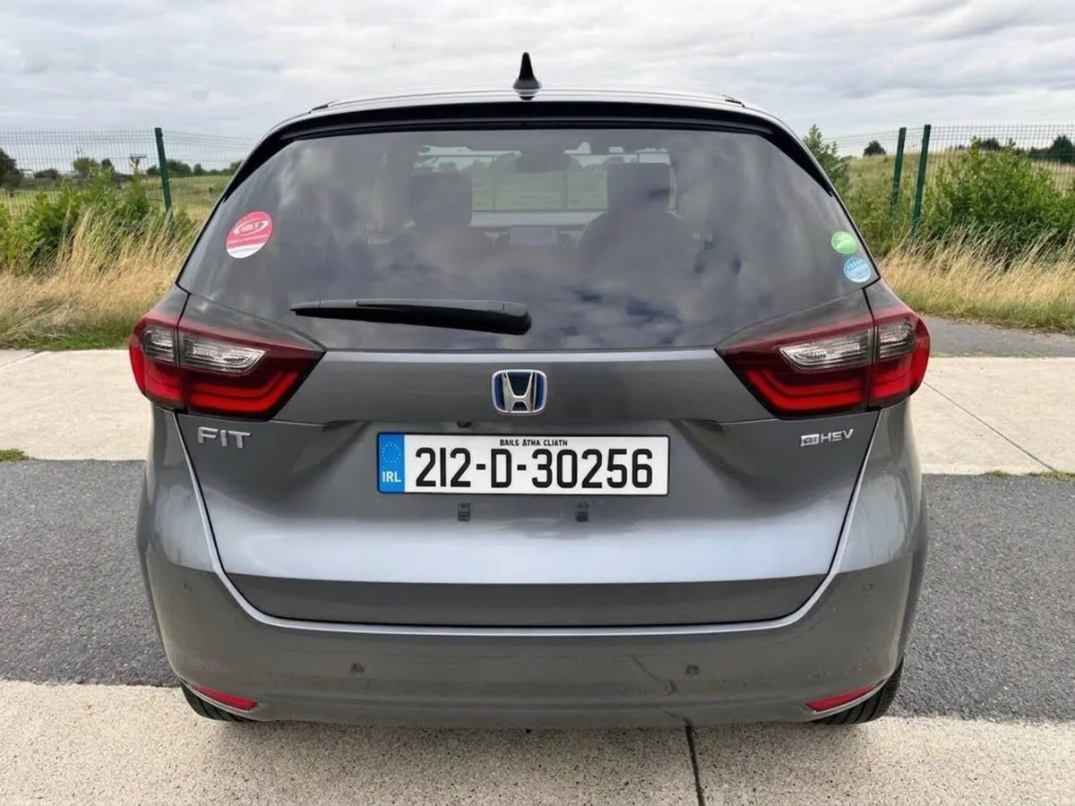 Honda Fit 2021 - Top Spec - Apple/Android Carplay - Image 5