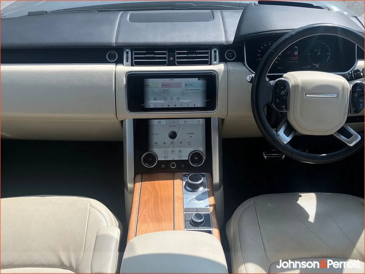 Land Rover Range Rover 2.0 I4 PHEV 404 PS Vogue - Image 4