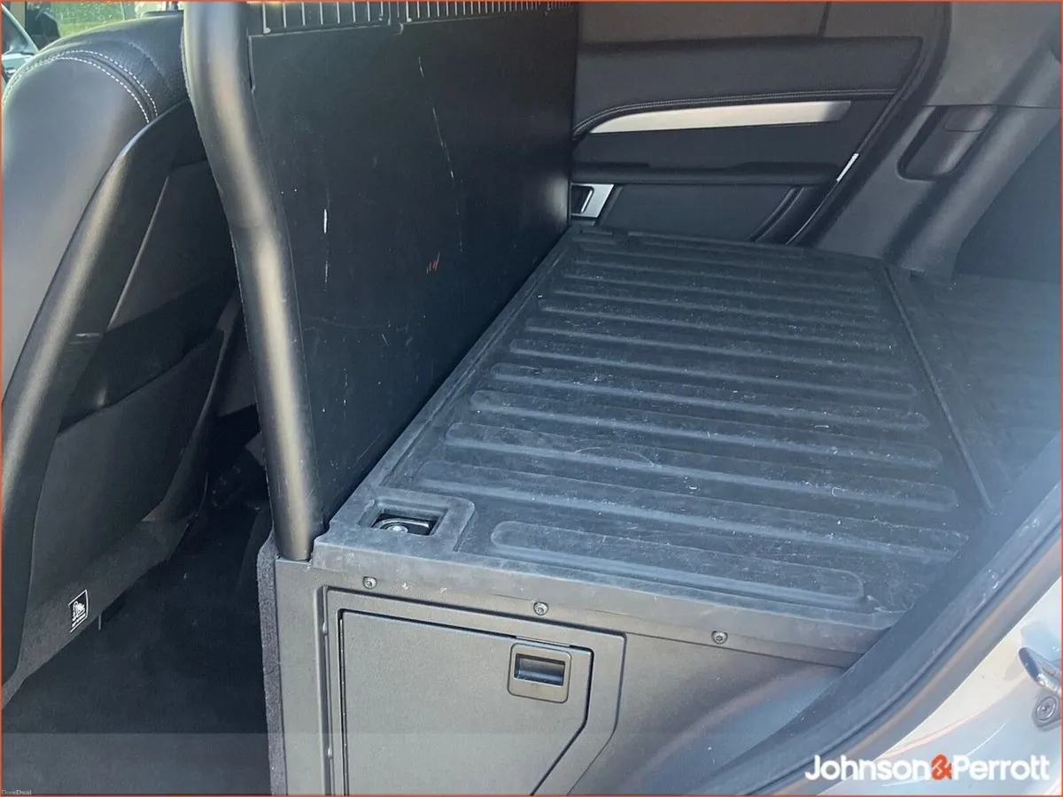 Land Rover Discovery DISCOVERY 3.0 D350 DYNAMIC HS - Image 5