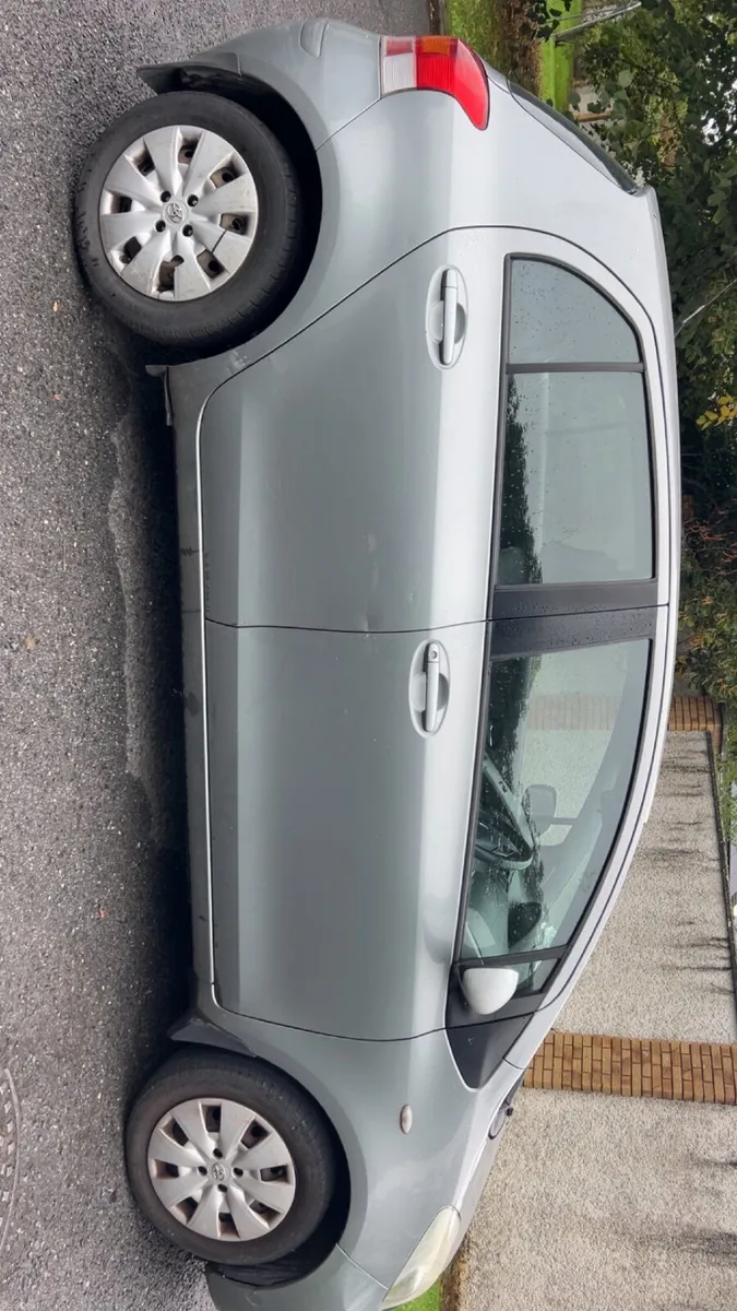 Toyota Yaris 2009 - Image 5