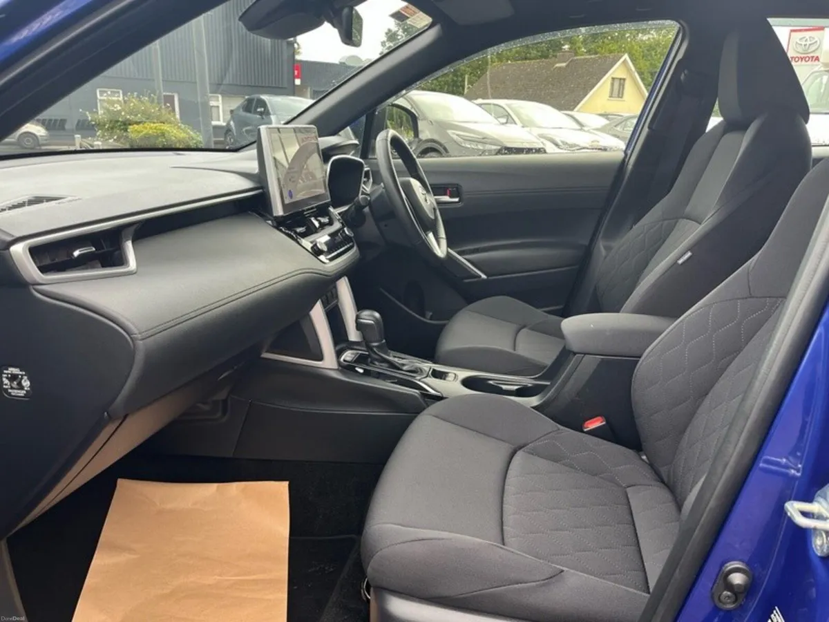 Toyota Corolla Cross CROSS HYBRID 1.8 LUNA - Image 6