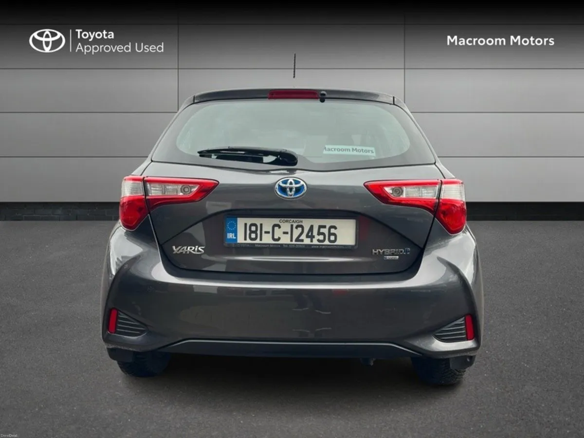 Toyota Yaris YARIS HYBRID 5DR LUNA - Image 4