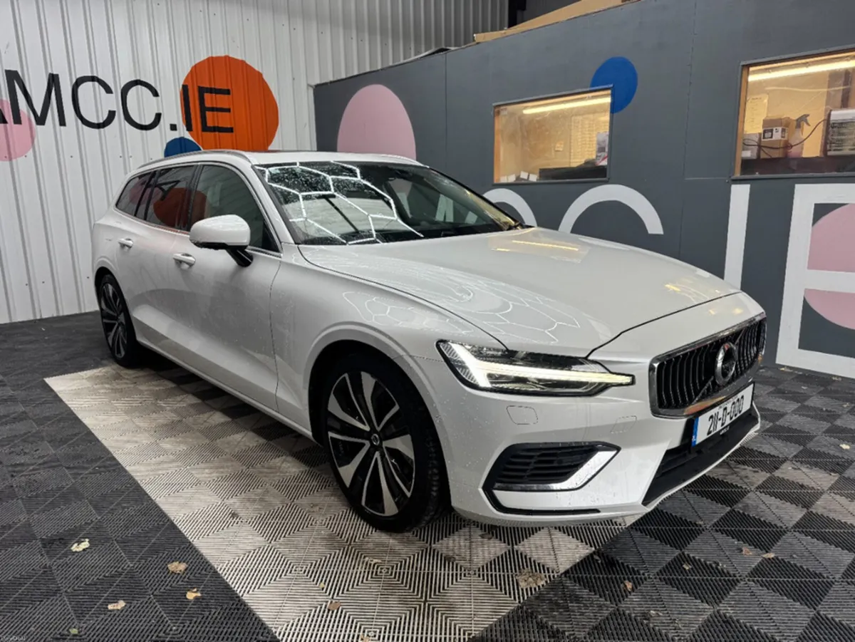 Volvo V60 2021 VOLVO V60 4wd RECHARGE PLUG-IN HYBR - Image 1