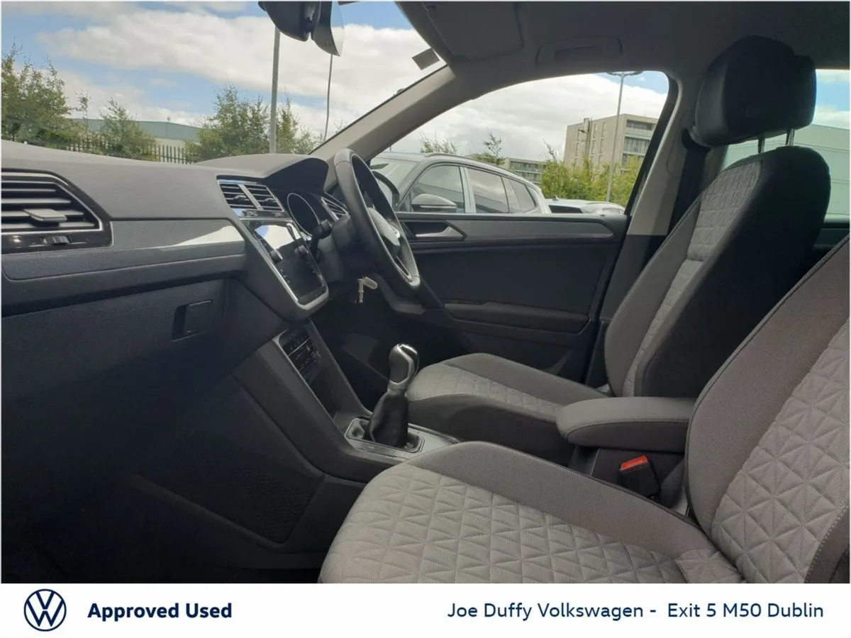 Volkswagen Tiguan LIFE 2.0TDI 122HP M6F MANUAL - Image 3