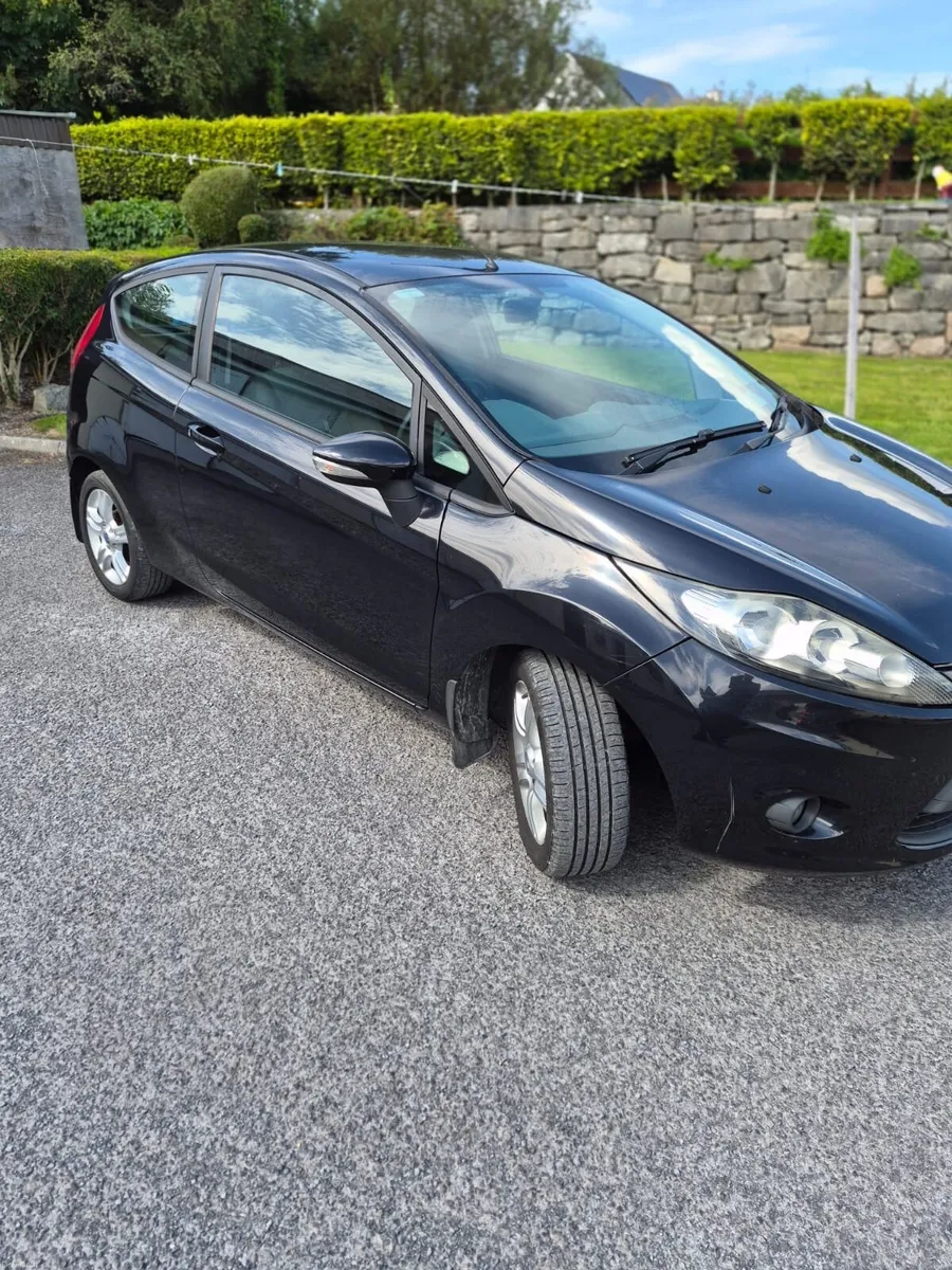 Ford Fiesta 2009 - Image 2