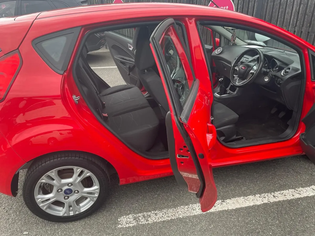 151D Ford Fiesta Zetec - Image 2
