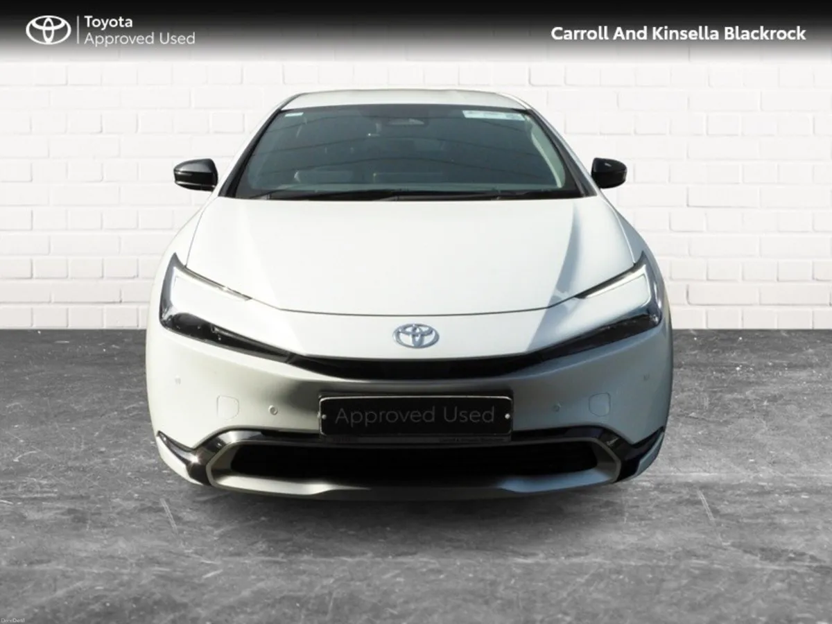 Toyota Prius Plug-In Hybrid - Image 5