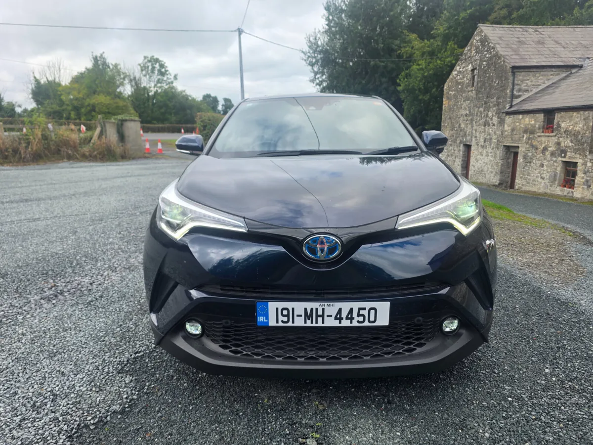 Toyota CHR hybrid ( new 2 year NCT ) - Image 3