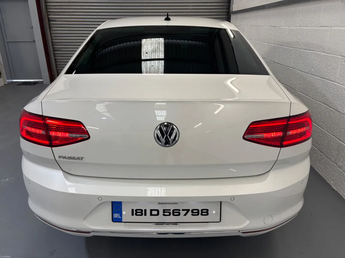 2018 (181) Volkswagen Passat Highline | Low KM - Image 6