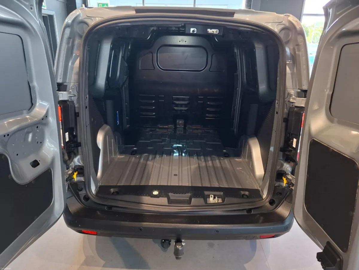 Ford Transit Courier TREND 1.5L ECOBLUE 100 - Image 4