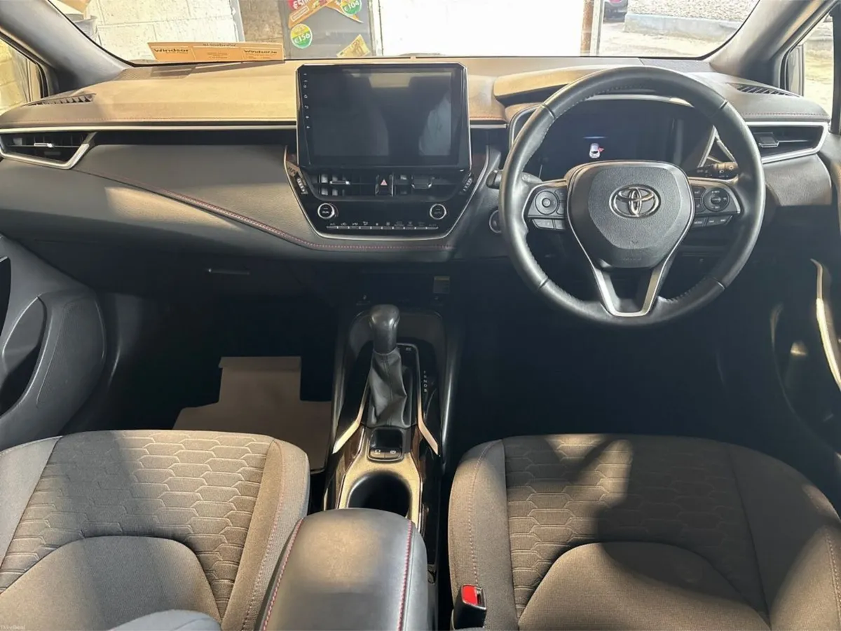 Toyota Corolla 1.8 HYBRID - Image 3