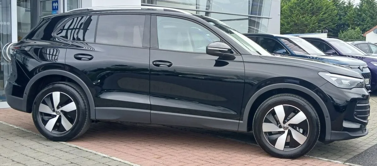Volkswagen Tiguan EDITION 75 2.0TDI DSG 150HP **RE - Image 2
